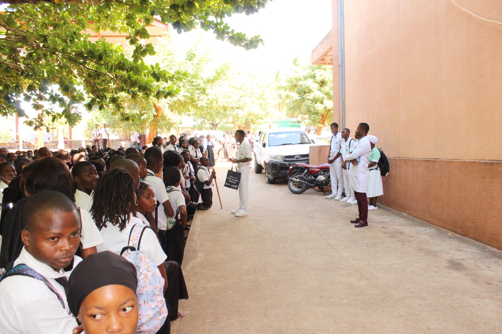 Estudante em sala de aula